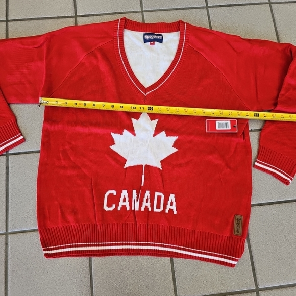 NWT Tipsy Elves Women's Size XL Canada Canadian Maple Leaf Vneck Sweater - Picture 8 of 11